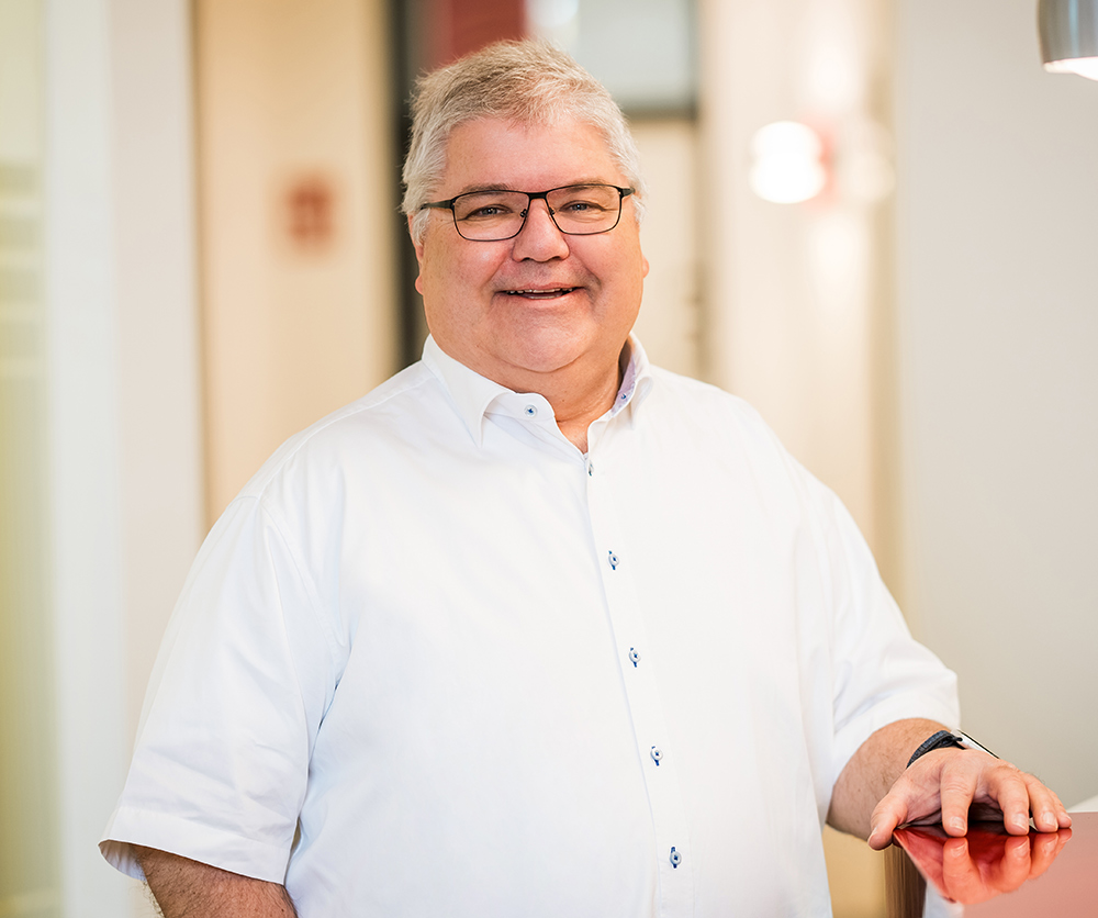 Dr. med. WOLFGANG STEFFEN